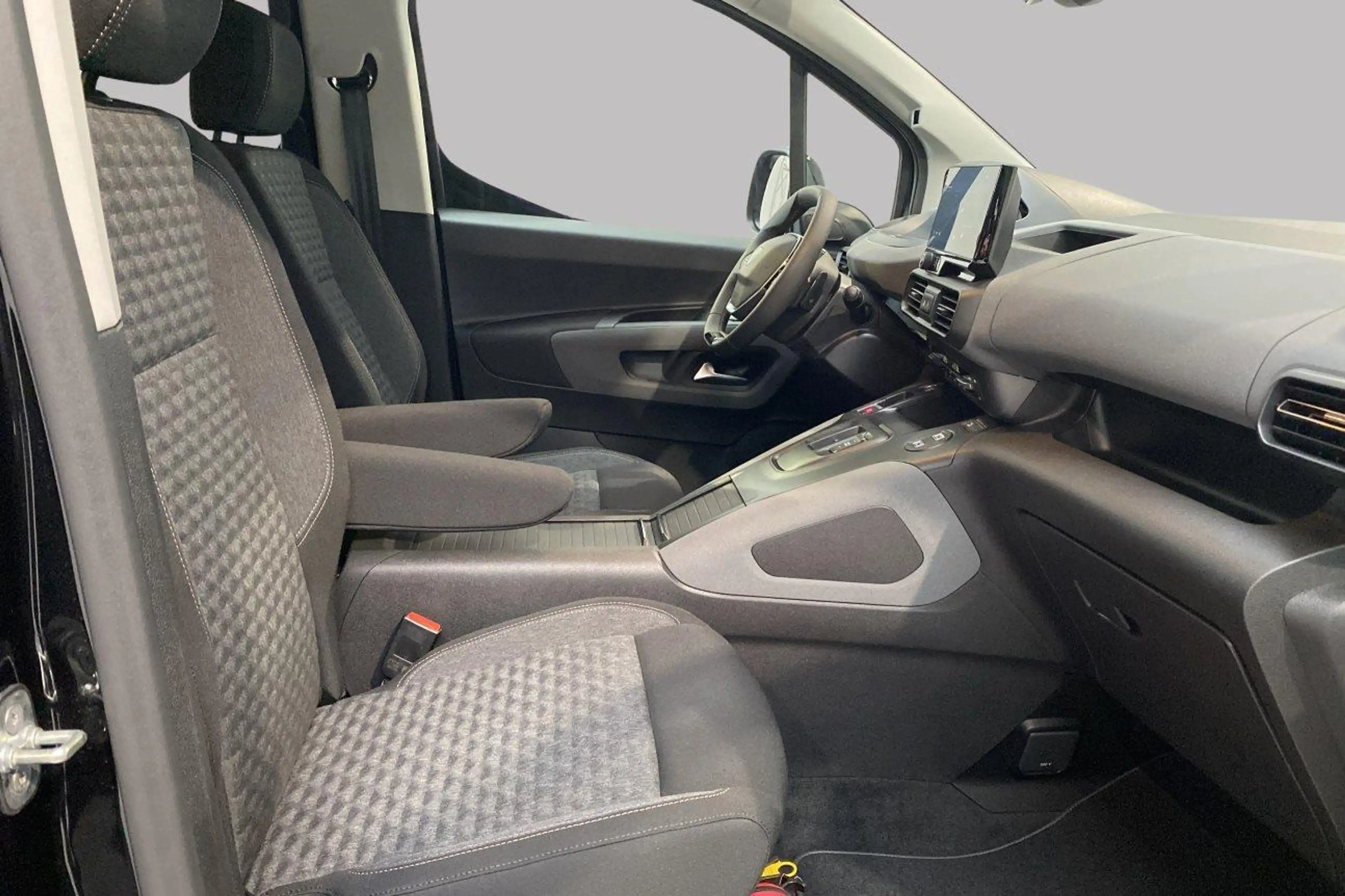 Peugeot Rifter GT — photo 8