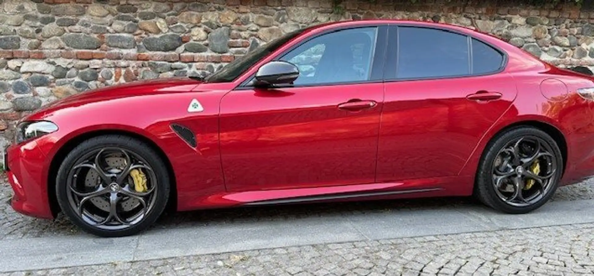 Alfa Romeo Giulia Quadrifoglio Centenario Rosso - 2