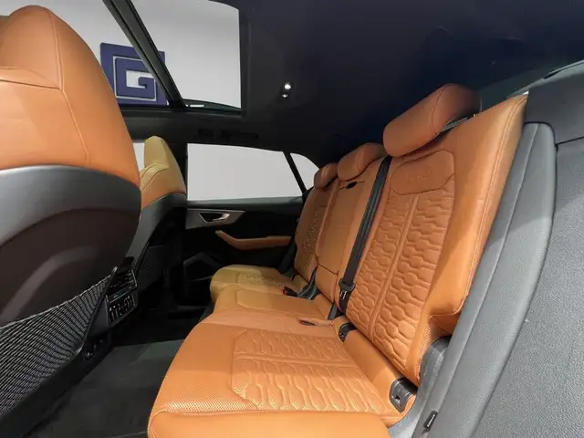 Audi RS Q8 view 15