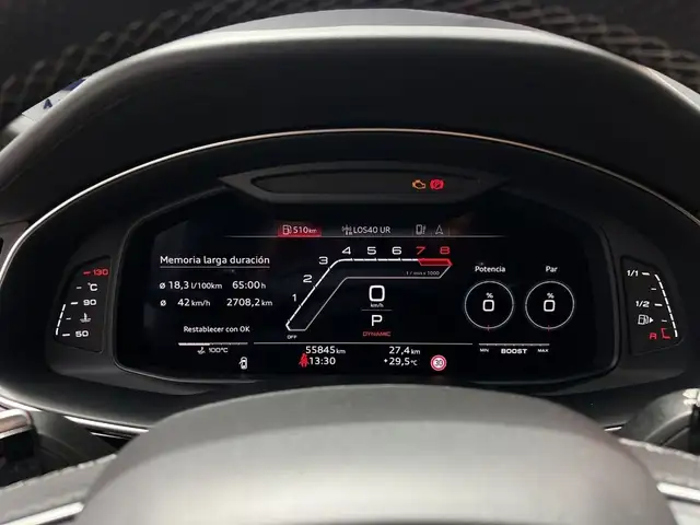 Audi RS Q8 view 11
