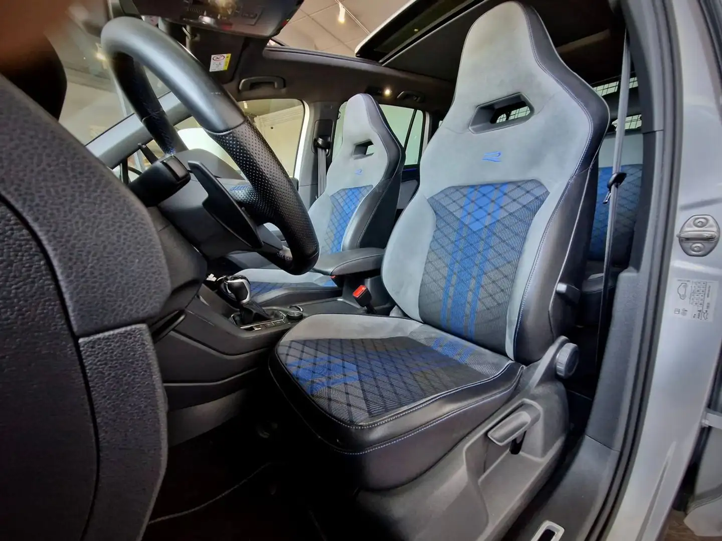 Volkswagen Tiguan R Grijs - 2