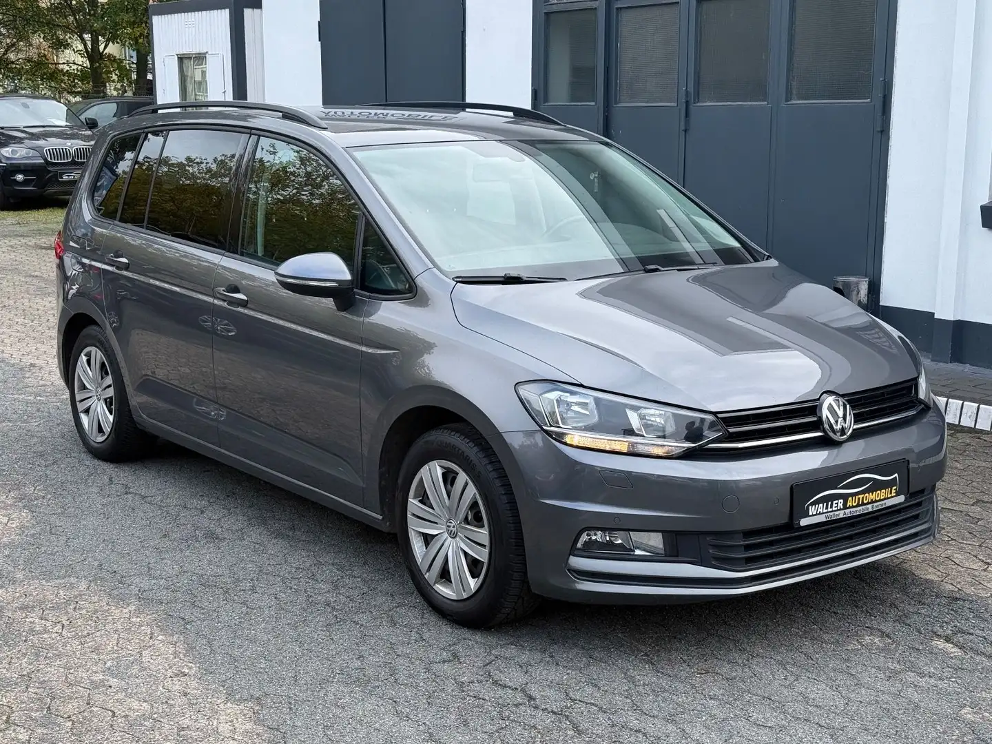 Volkswagen Touran 1.6 TDI Trendline 7 SITZER / AHK / PDC Grijs - 1