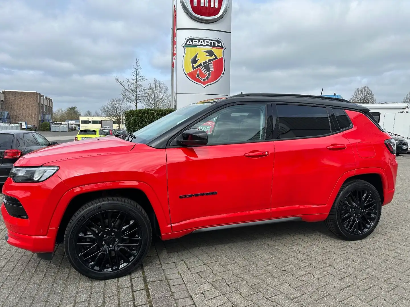 Jeep Compass S Plug-In Hybrid 4WD 8-fach Bereifung AHK Rood - 1