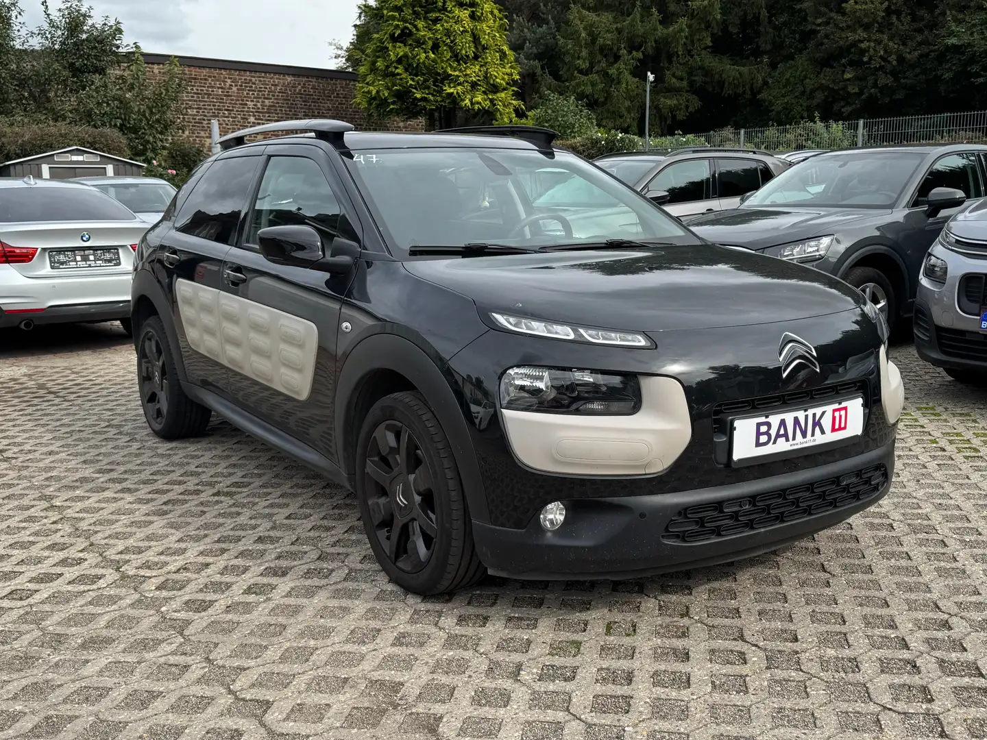 Citroen C4 Cactus 1,2i*Sitzheizung*1.Hand*Kamera* Schwarz - 1