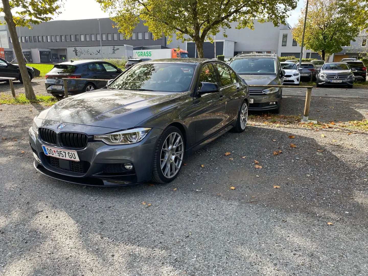 BMW 325 325d M Sport suche/tausche gegen 340i/240i/440i Grau - 1