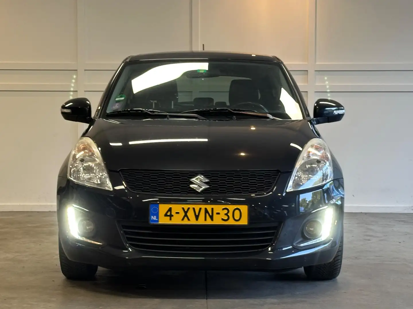 Suzuki Swift 1.2 Bandit / Airco / Cruise / 2013 / Zwart Zwart - 2