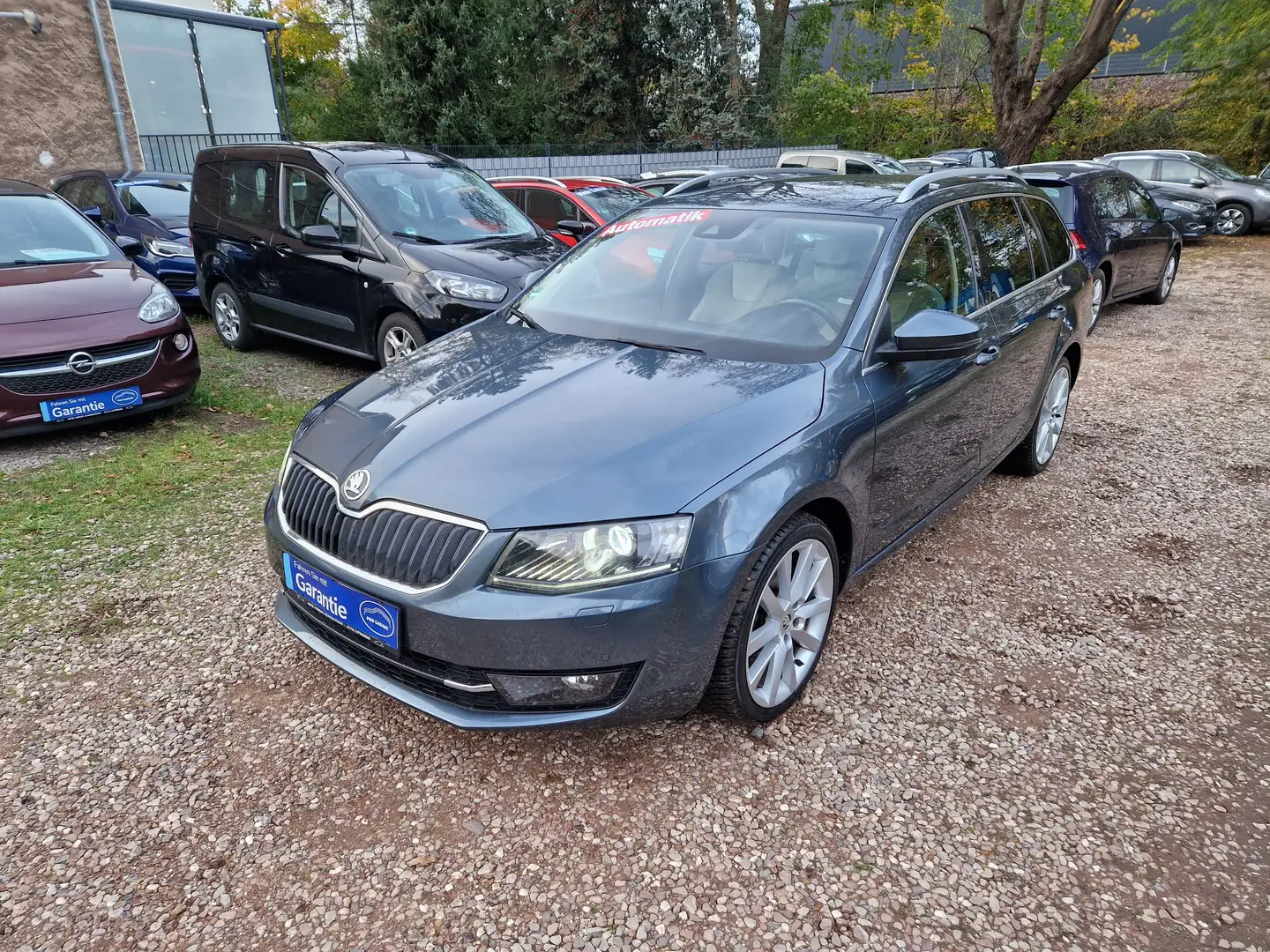 Skoda Octavia Combi DSG Xenon Navi 18" LED 2Hnd Sitzhz Scheckh Grau - 1