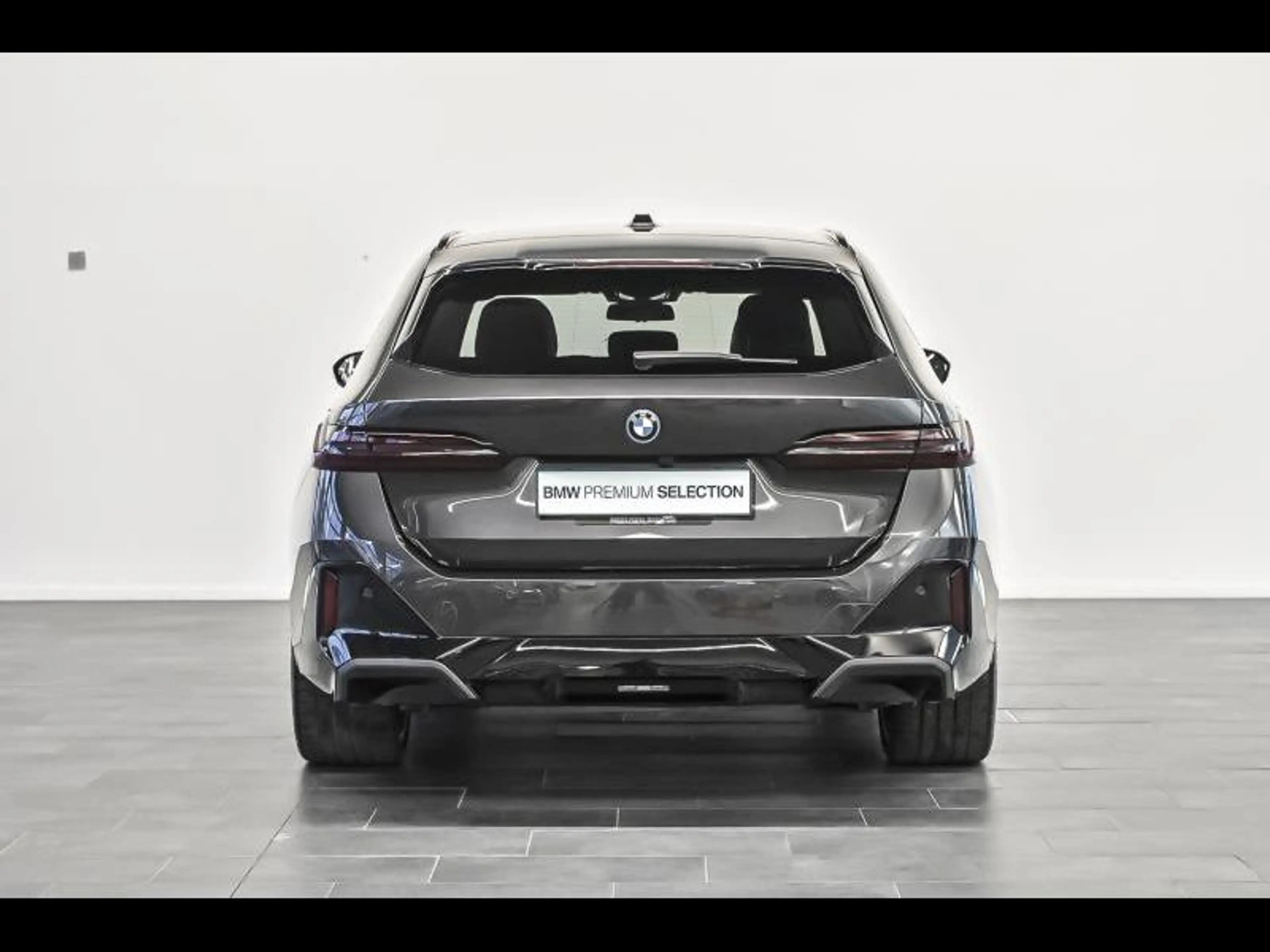 BMW 550 550e xDrive Touring / M Sport Pro — photo 4