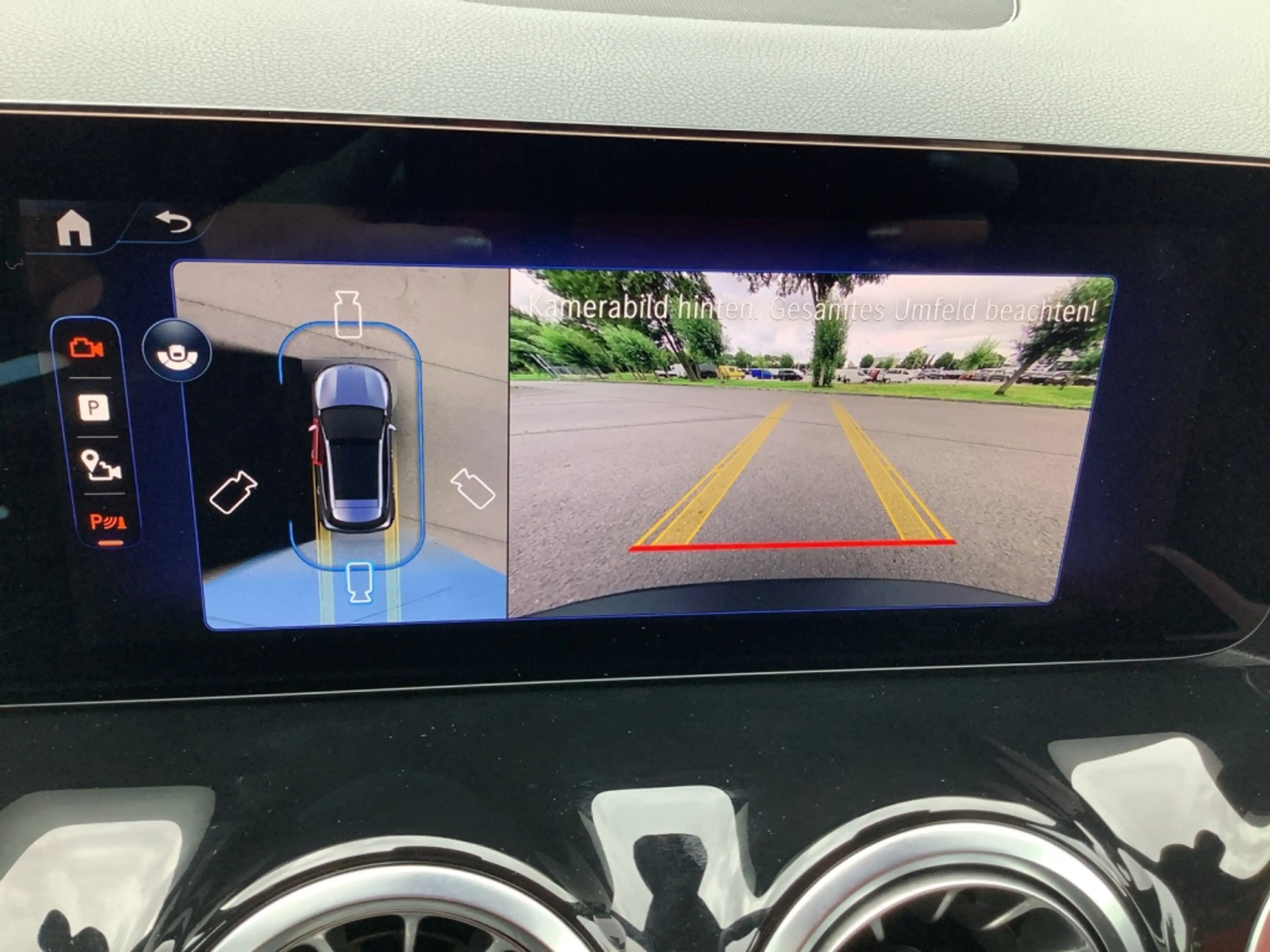 Mercedes-Benz EQA 300 4M AMG*Advanced*LED*360°Kamera*Leder-P.* — photo 12