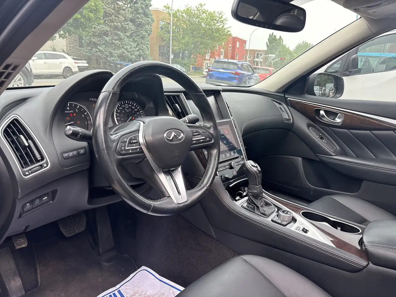 Infiniti Q50 снимка Infiniti Q50