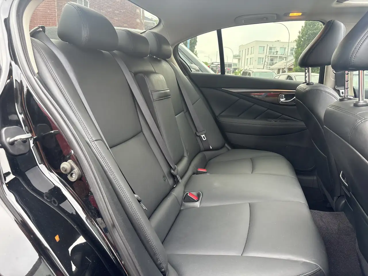 Infiniti Q50 снимка Infiniti Q50