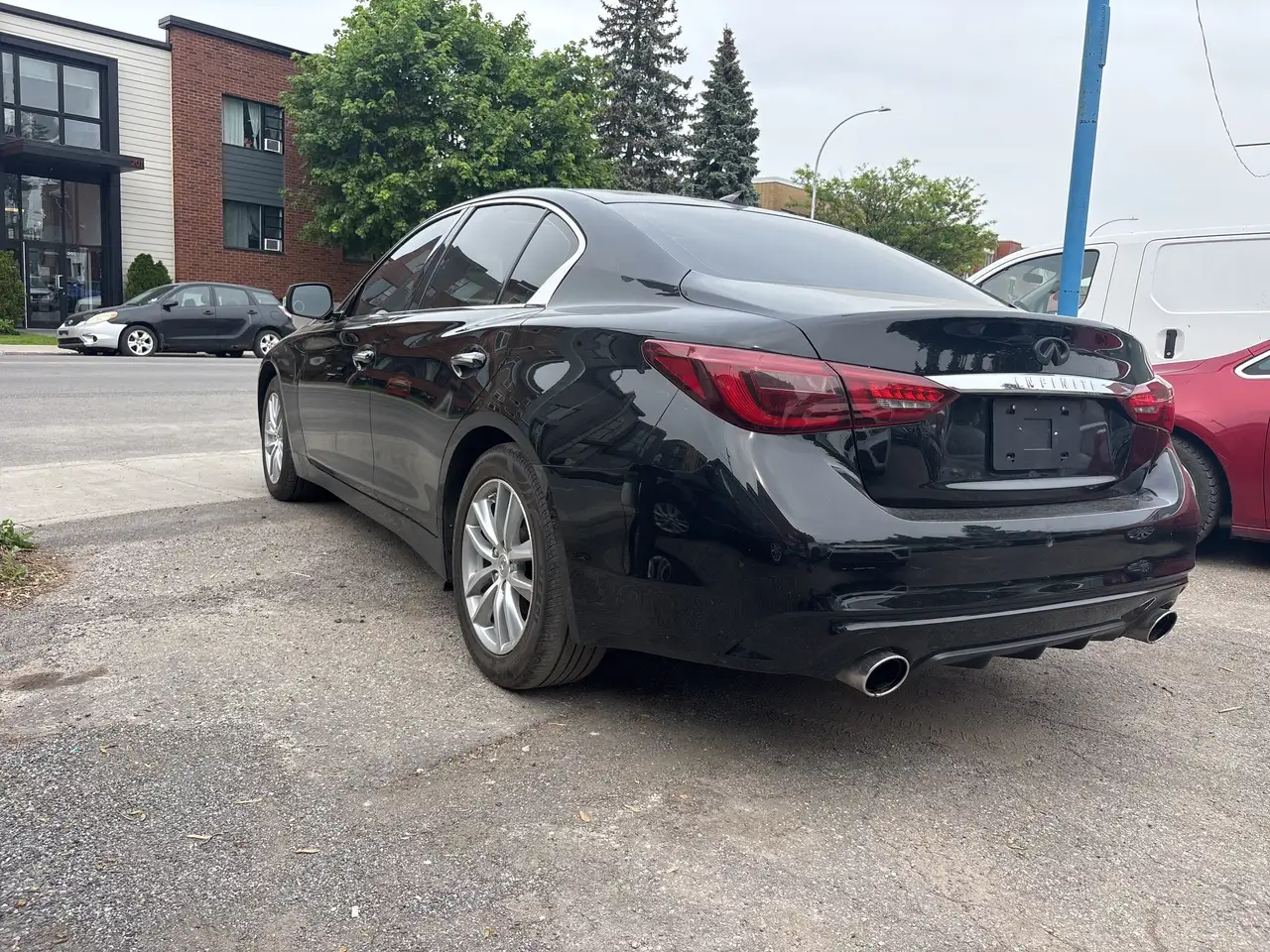 Infiniti Q50 снимка Infiniti Q50