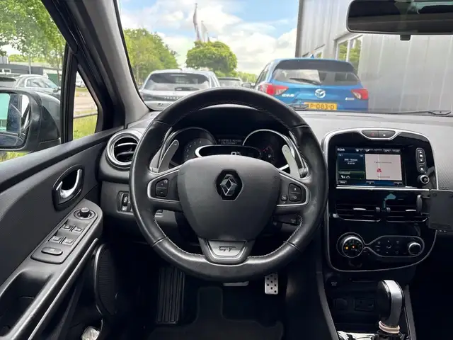 Renault Clio view 12