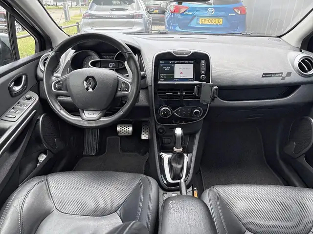 Renault Clio view 11