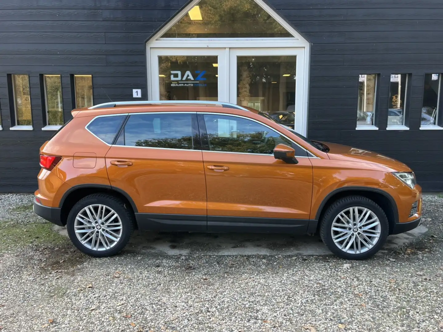 SEAT Ateca 1.4 EcoTSI Xcellence Ecc/Audio/Navi/Pdc/Lm Oranje - 2