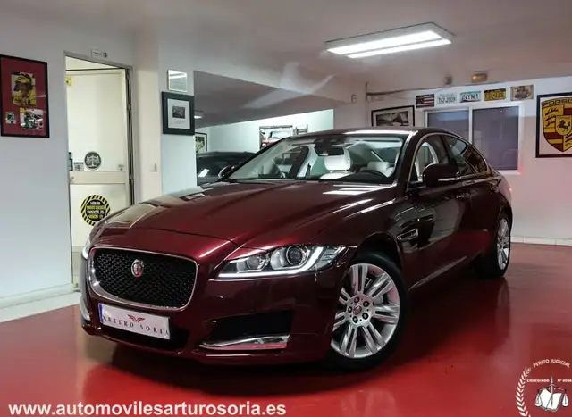 Jaguar XF 2.0i4D Portfolio Aut. 180