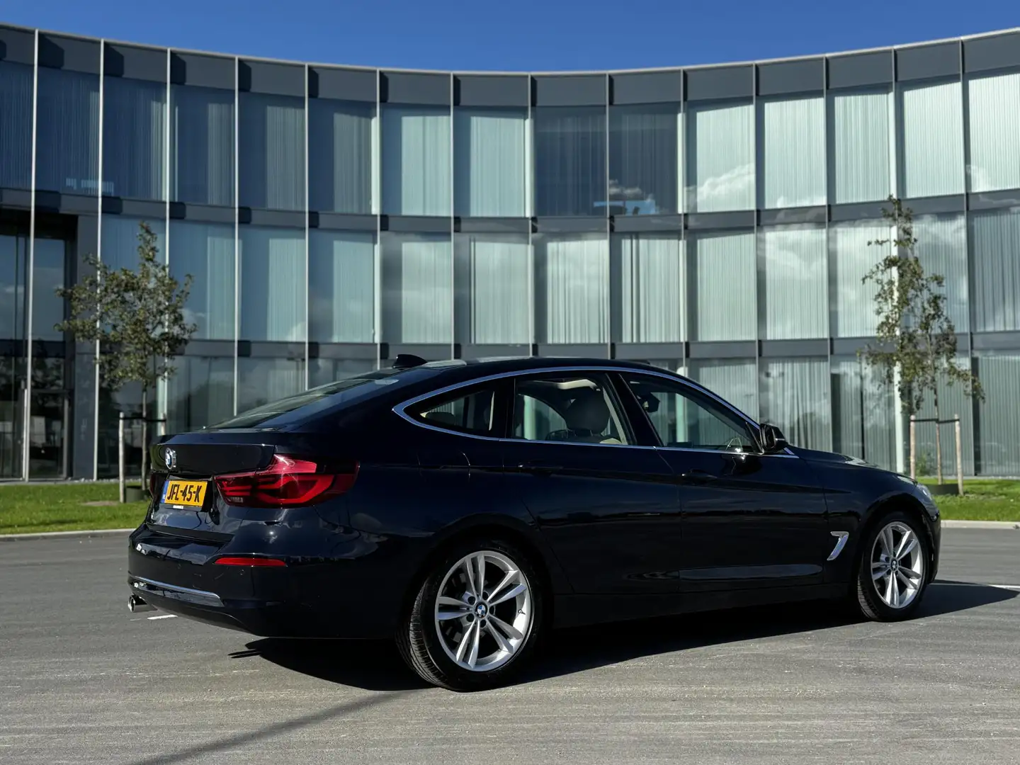 BMW 320 3-serie 320i xDrive High Executive Pano, Leder, Pr Blau - 2