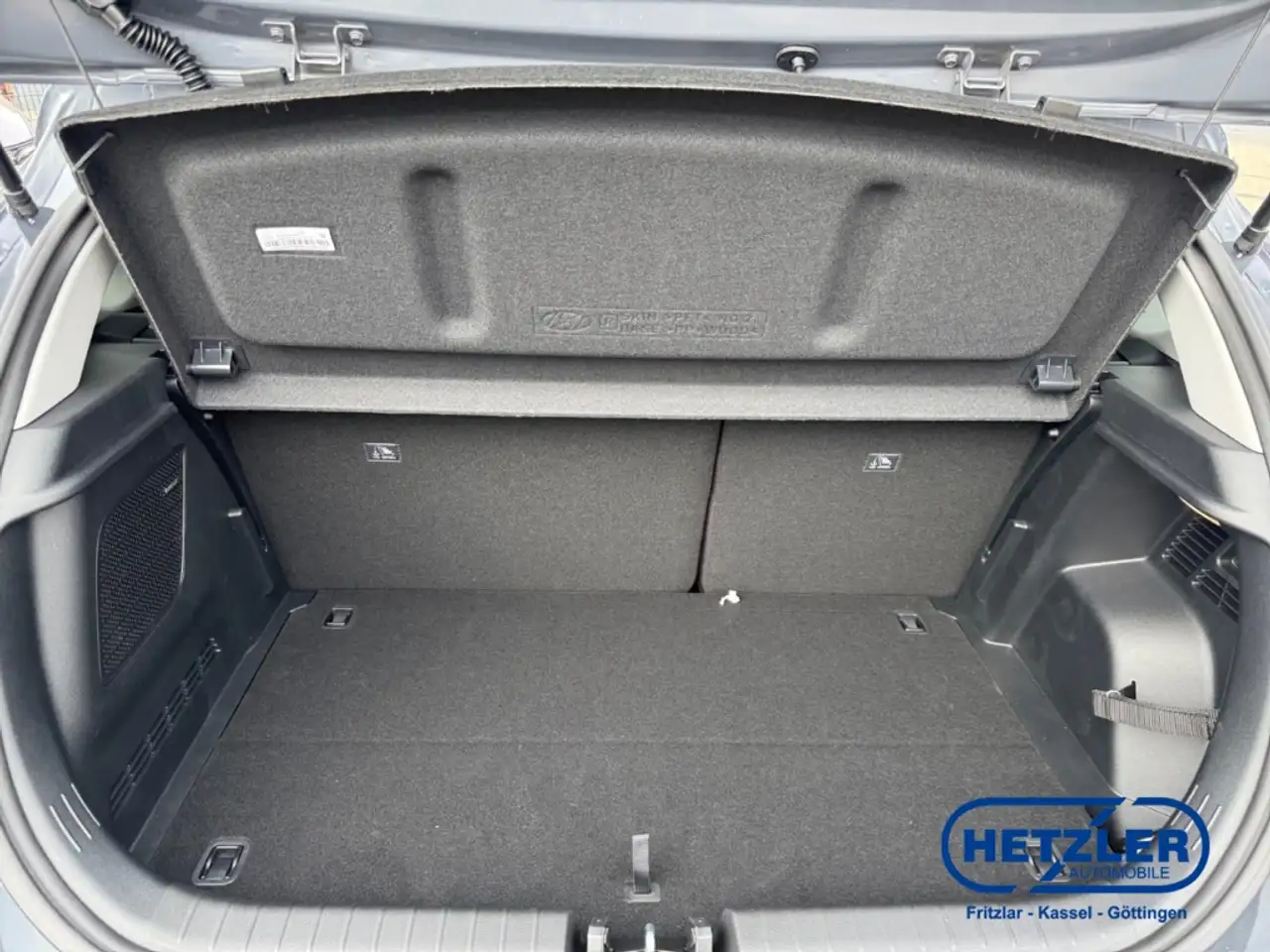 Hyundai i20 Prime Navi Digitales Cockpit Soundsystem Bose LED 12