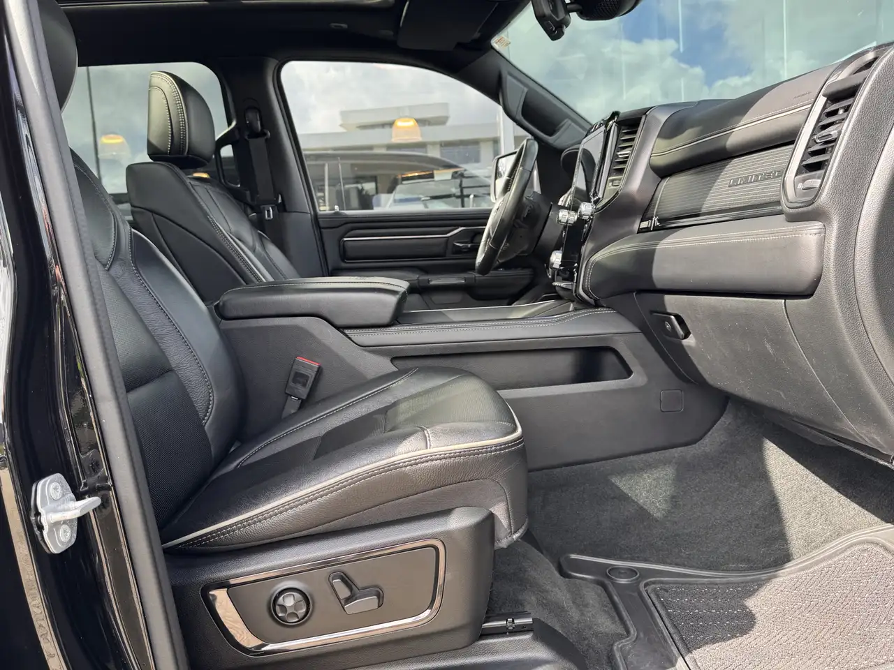 Dodge RAM 2023 — фото 15