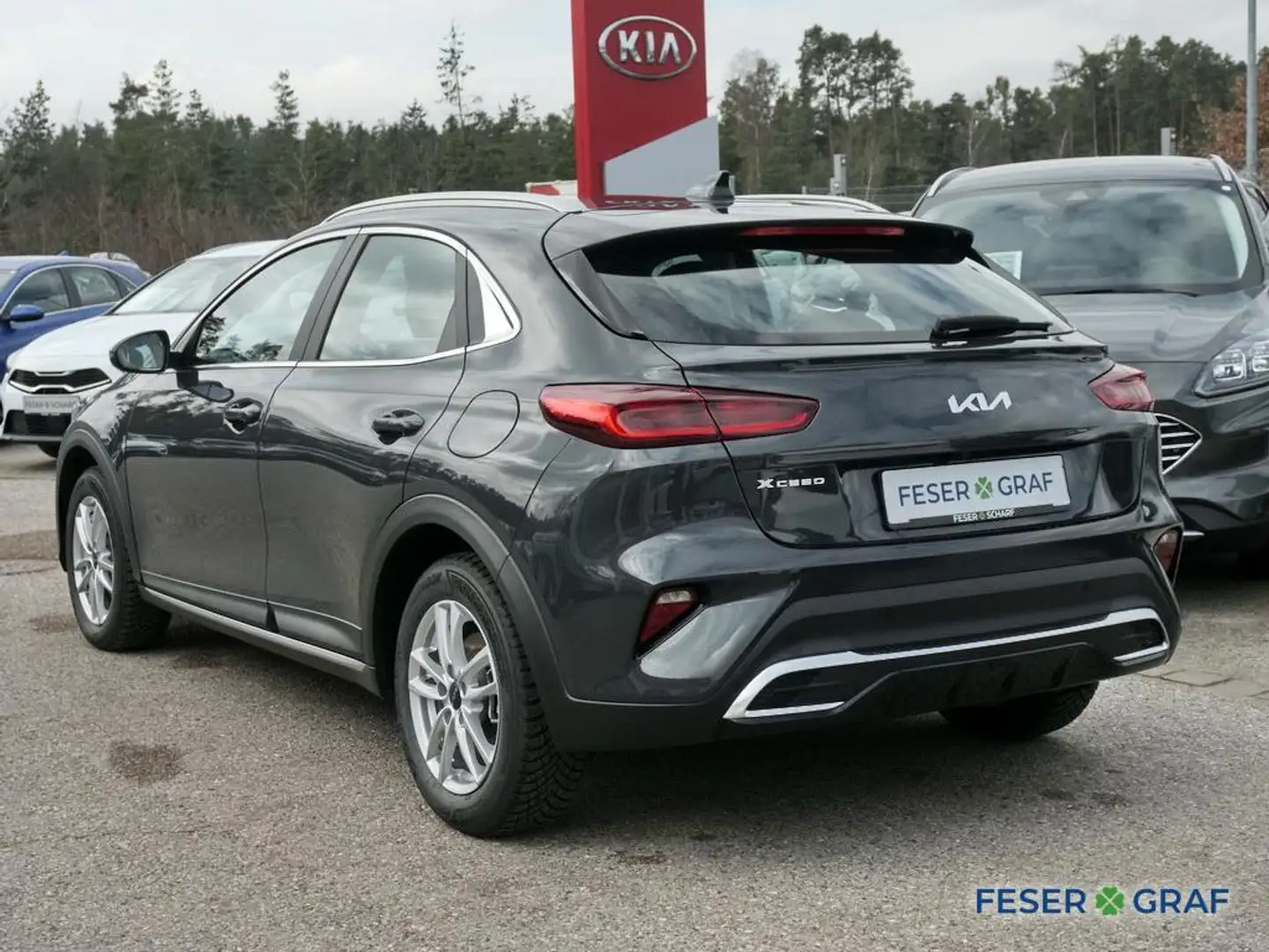 Kia XCeed 1.5T DCT7 SPIRIT XCLUSIVE Grau - 2