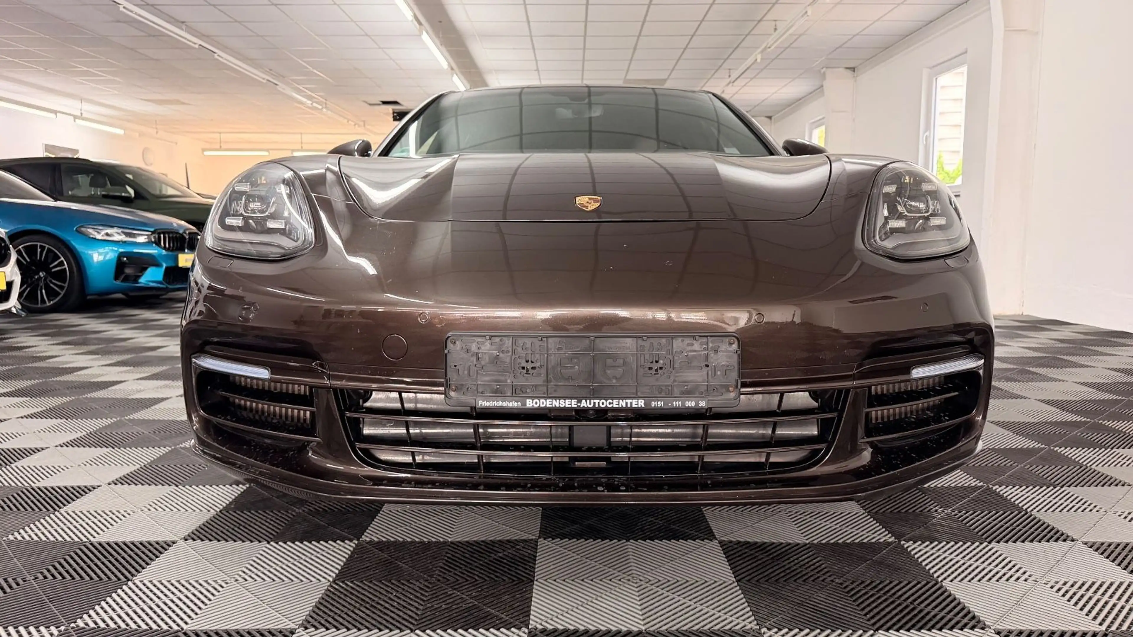 Porsche Panamera Sport Turismo 4 E-Hybrid — photo 9