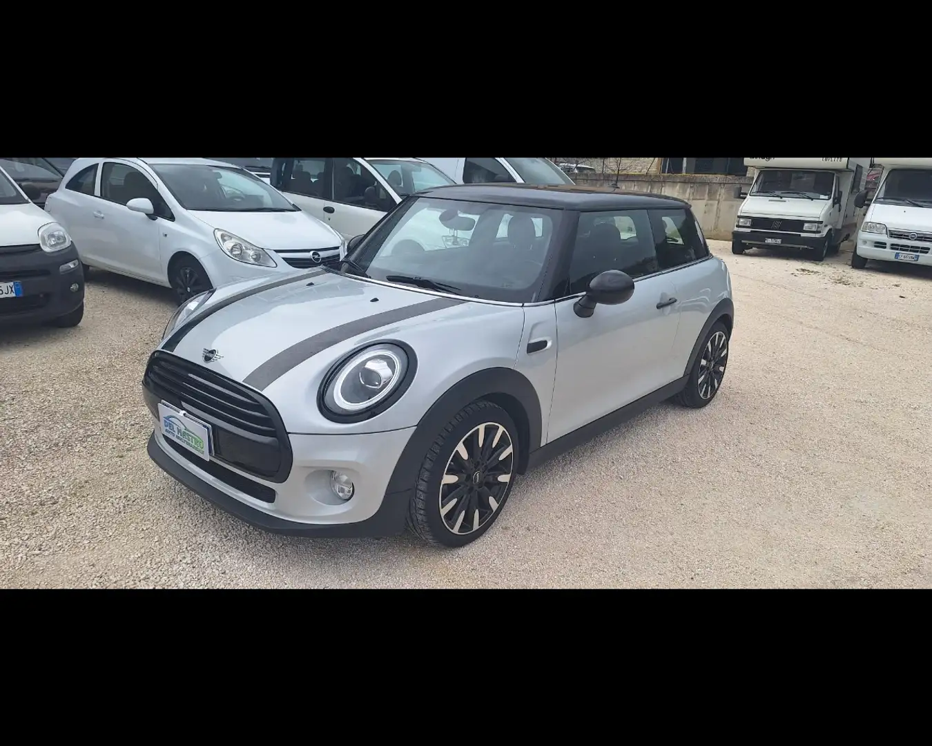 MINI Cooper D 4ª serie (F56) - Mini 1.5 Cooper D Stříbrná - 1