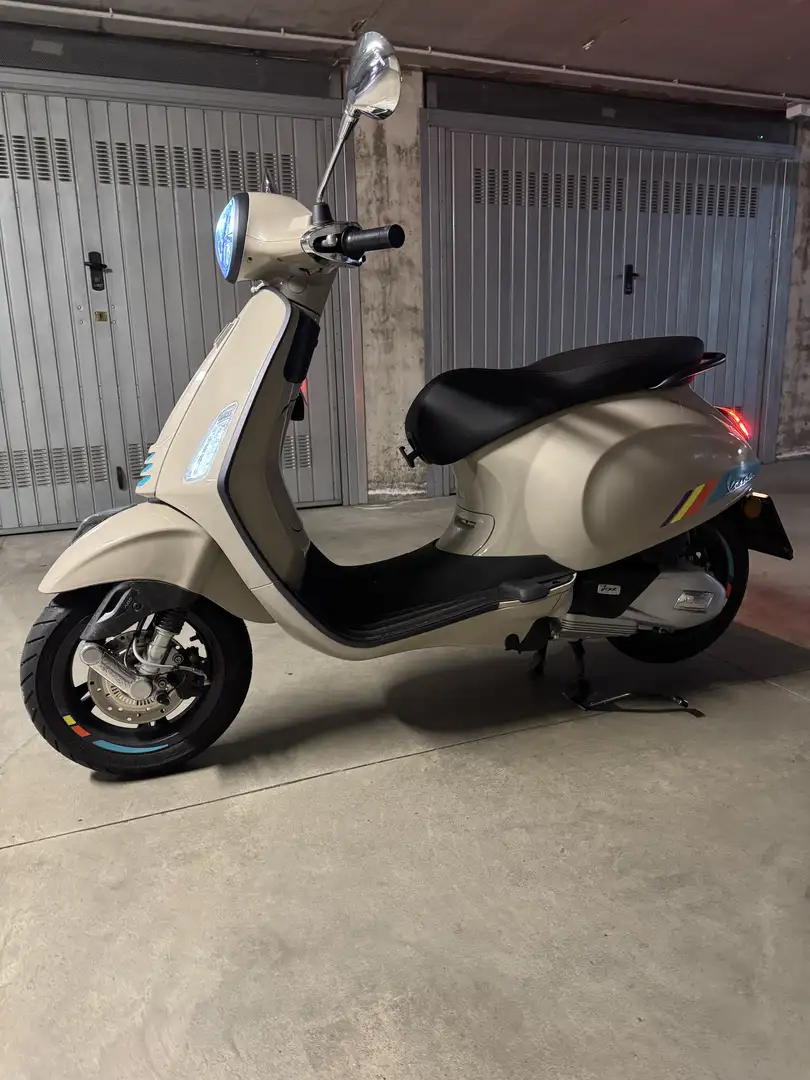 Vespa Primavera 150 3V sport Beige - 1