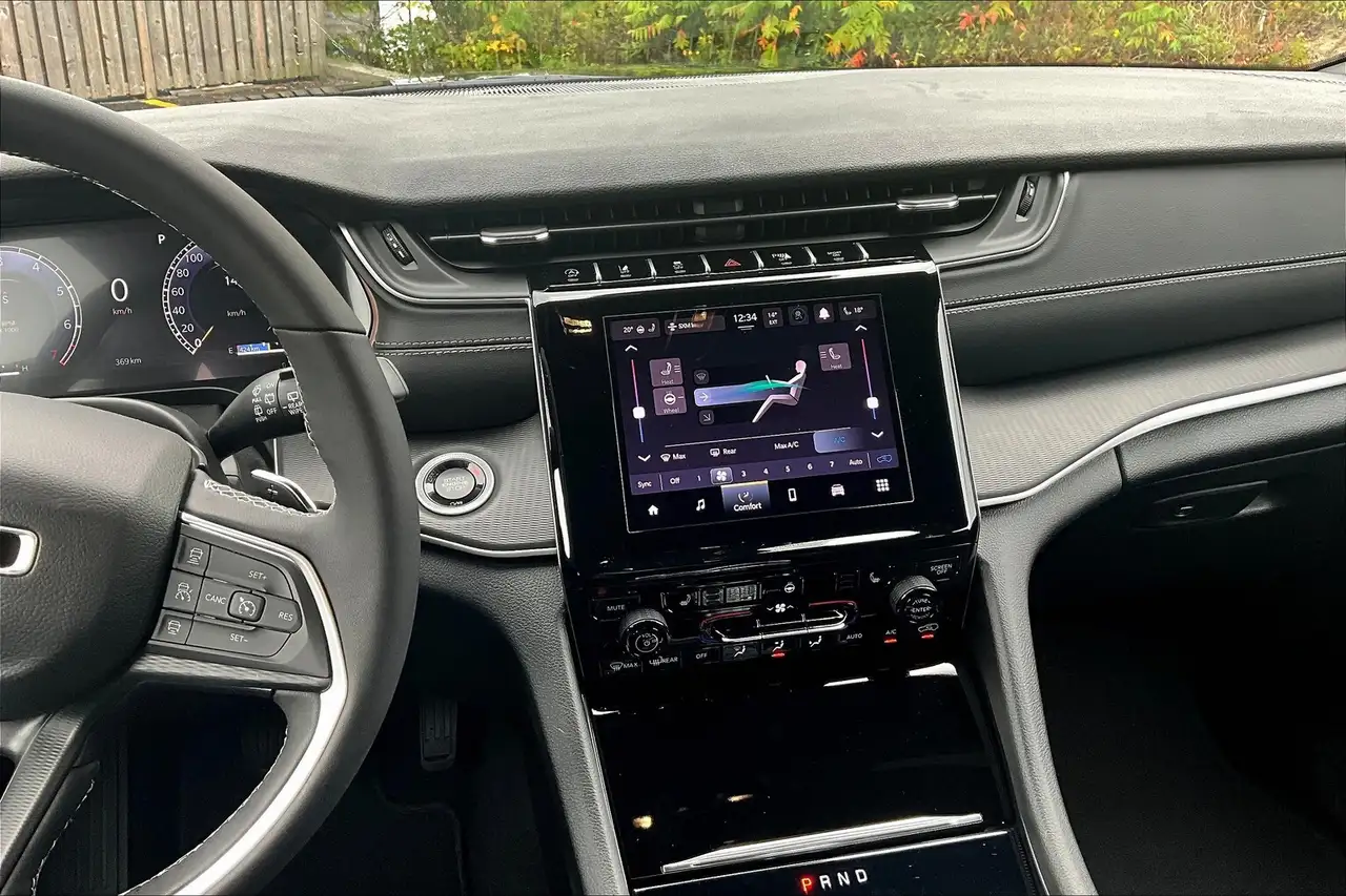 Jeep Grand Cherokee снимка Jeep Grand Cherokee