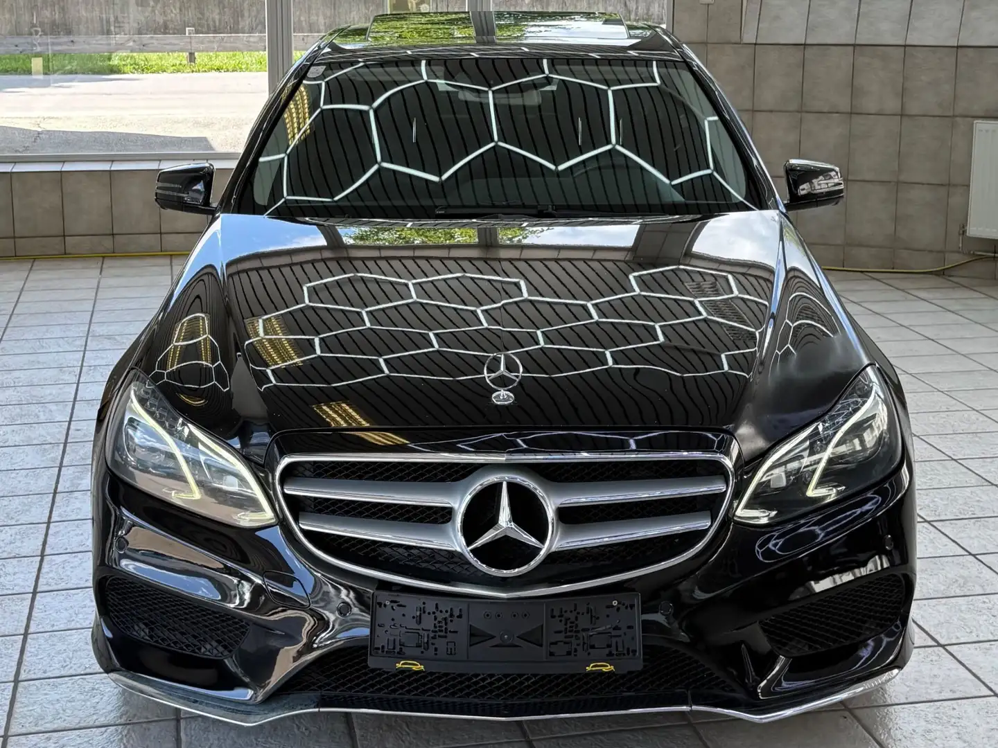 Mercedes-Benz E 300 E 300 BlueTec Hybrid *Massage*Heckrollo*360°*VOLL Schwarz - 2