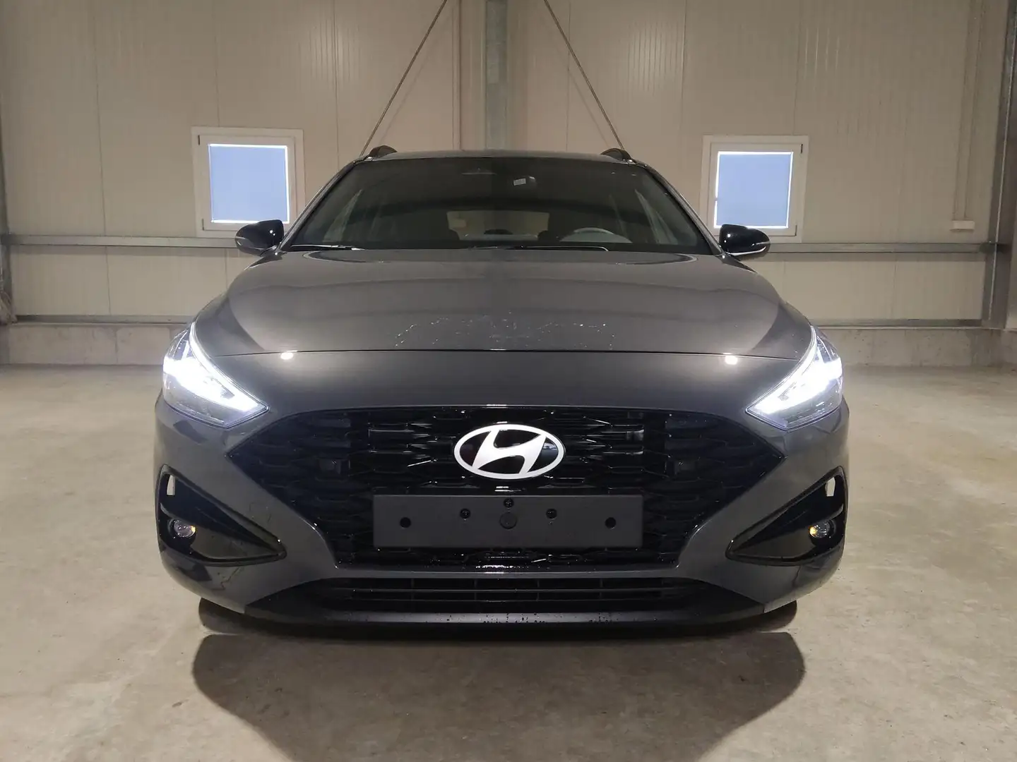 Hyundai i30 Kombi GO! PLUS 1.0 T-GDI 100 PS 7DCT Navi-Apple... Gris - 2