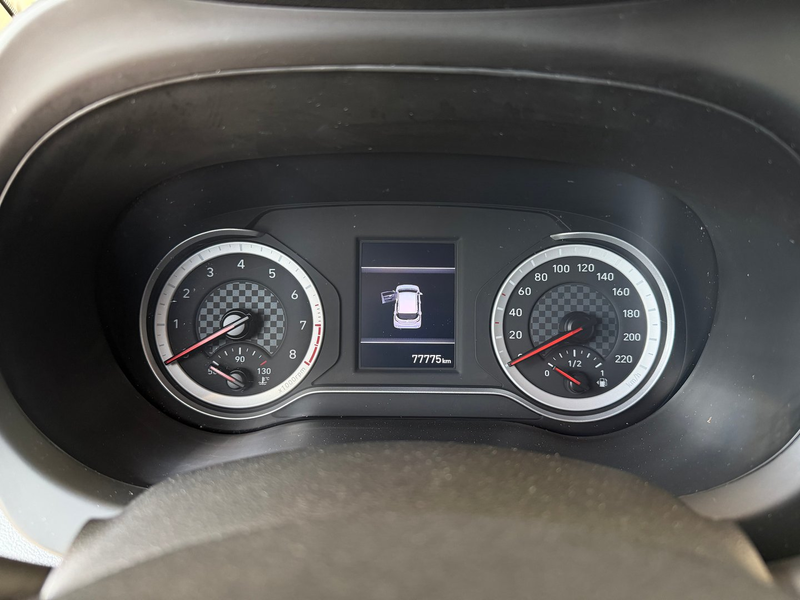 Hyundai i10 1,0 chic — photo 8