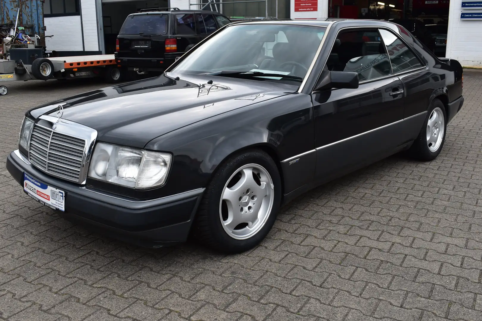 Mercedes-Benz CE 300 Sportline *HU-NEU*INSP-NEU* Negro - 1
