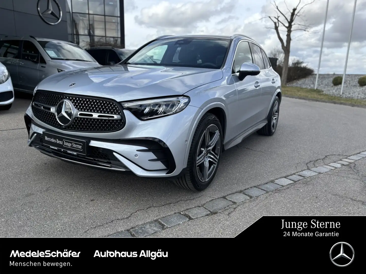Mercedes-Benz GLC 300 GLC 300 4M AMG 20" AHK PanoSD Memory Kamera LED Zilver - 1
