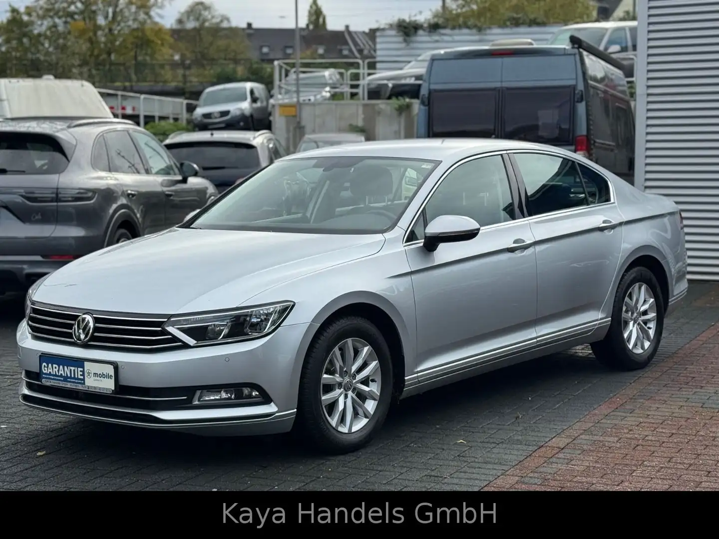 Volkswagen Passat Lim. Comfortline Autom./Leder/Navi/1.Hand Silber - 2