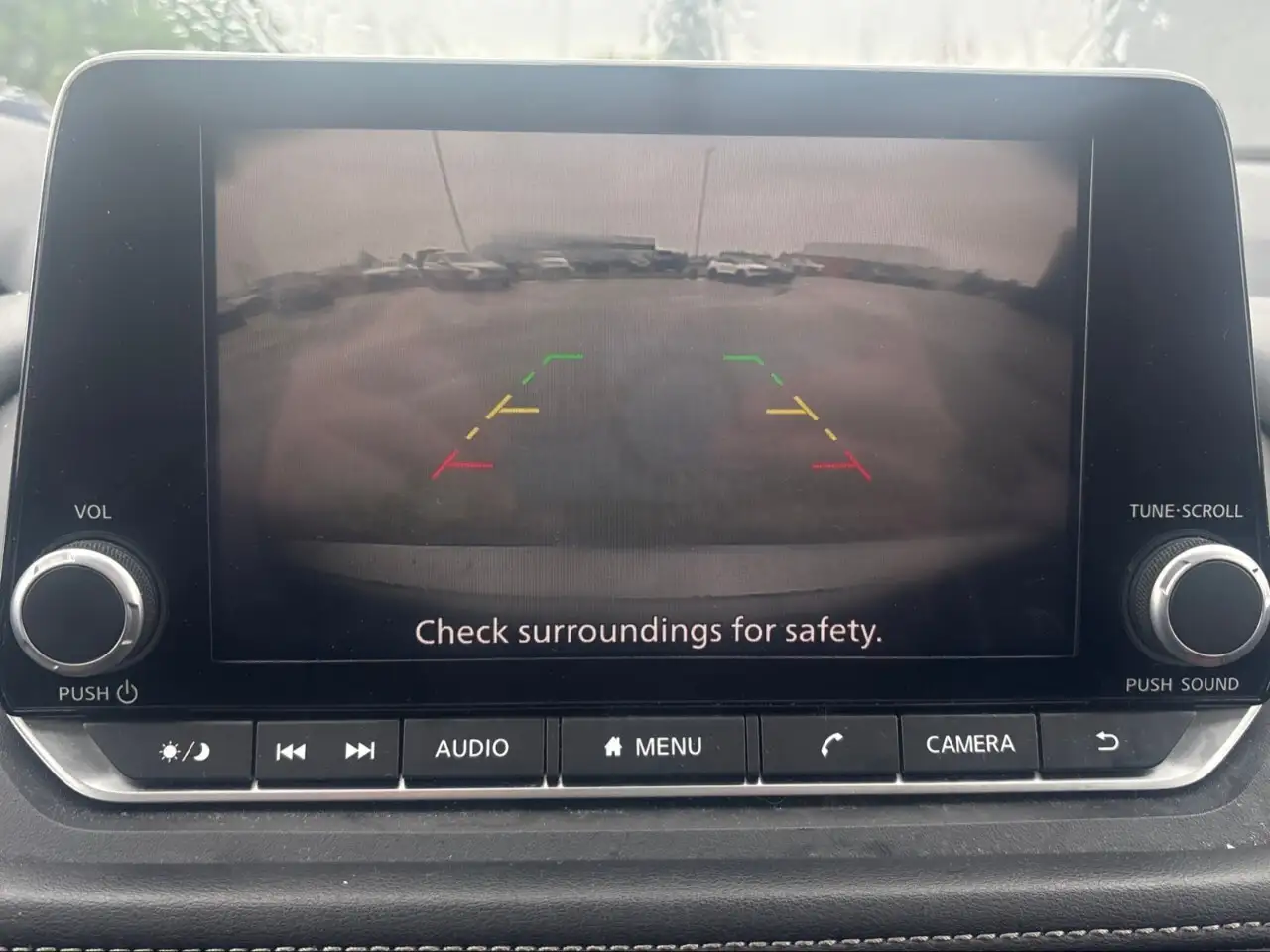 Nissan Rogue снимка Nissan Rogue