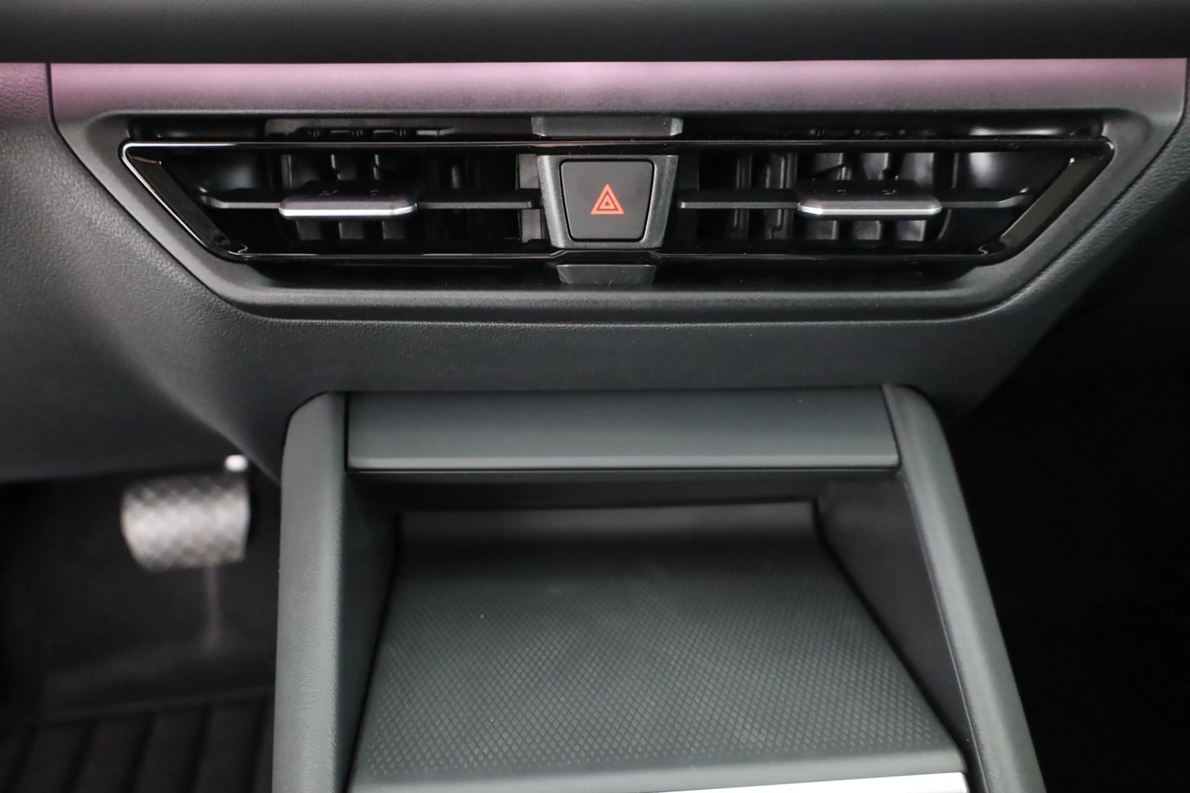 Volkswagen Tayron 1.5 eTSI DSG LED ACC AHK 360° — photo 12