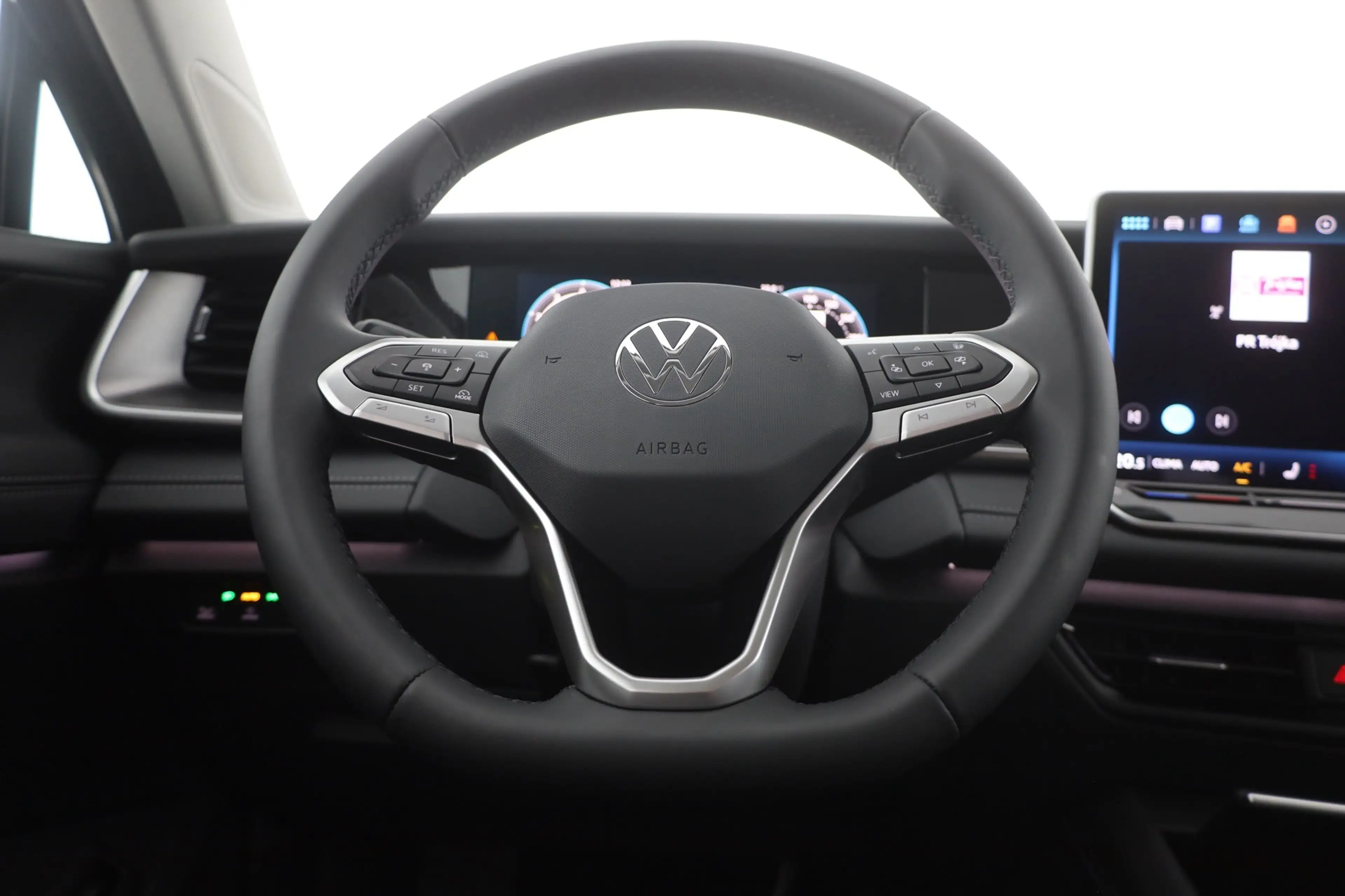 Volkswagen Tayron 1.5 eTSI DSG LED ACC AHK 360° — photo 15