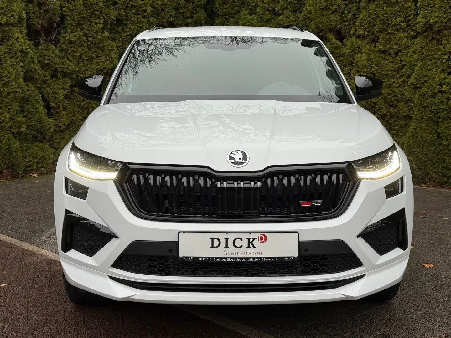 Skoda Kodiaq RS 2.0 TSI DSG 4x4 MATRIX+KAM+AMBI+CARPL+ Weiß - 2