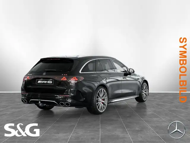 Mercedes-Benz E-Class view 4
