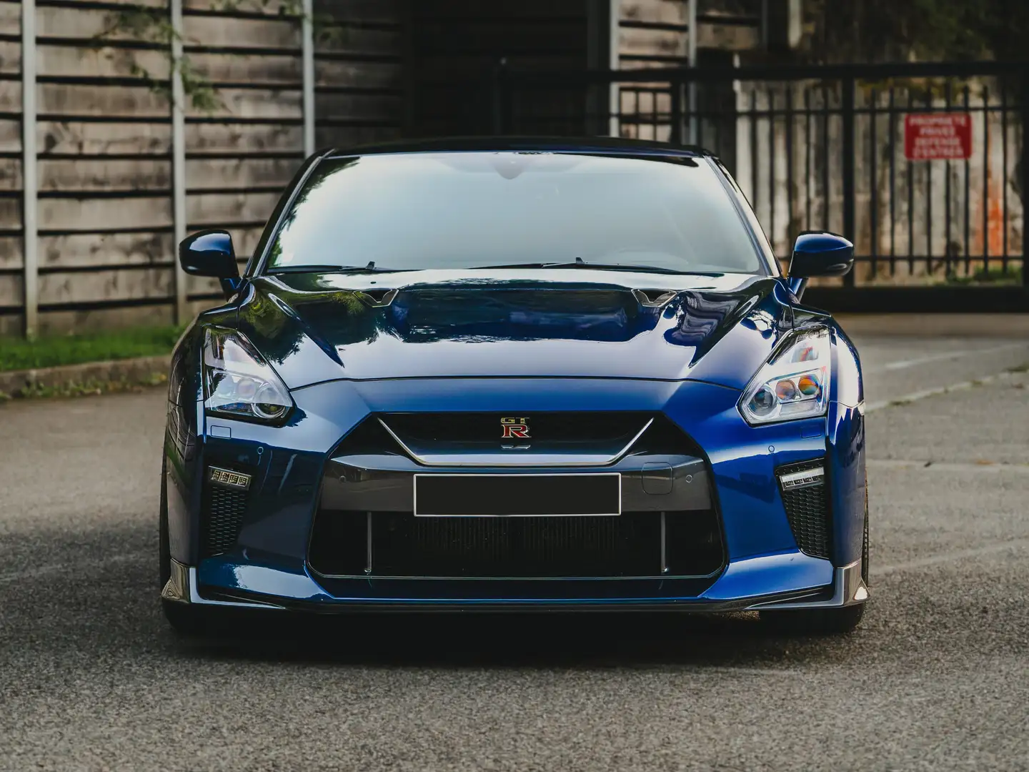 Nissan GT-R Blau - 2
