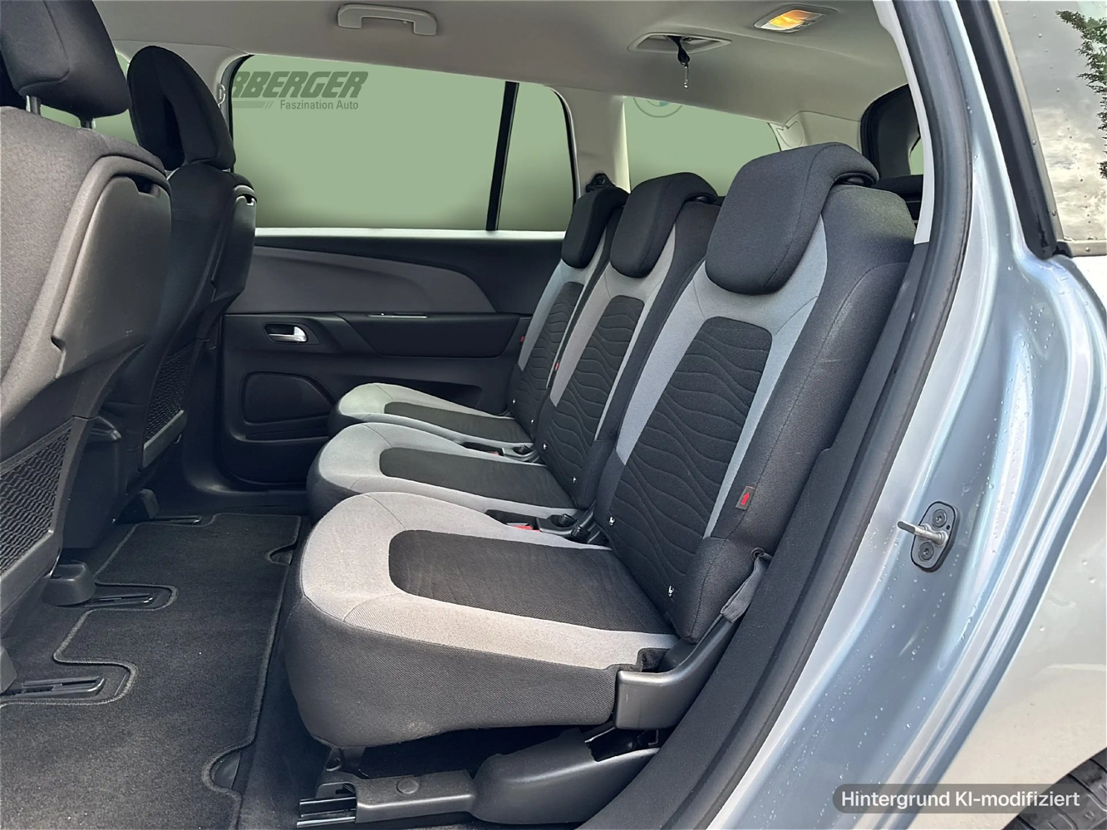 Citroen Grand C4 Picasso — photo 11
