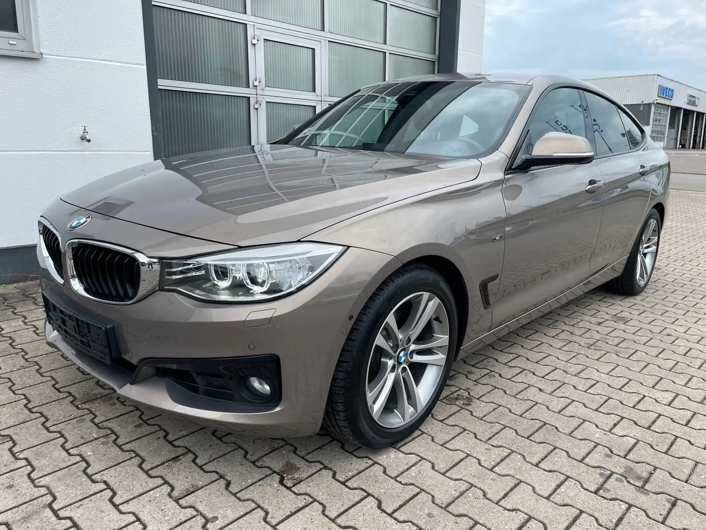 BMW 328 328 GT  SPORT/Aut./2.Hd/HuD/Parkpaket/18Zoll/TOP Beige - 1