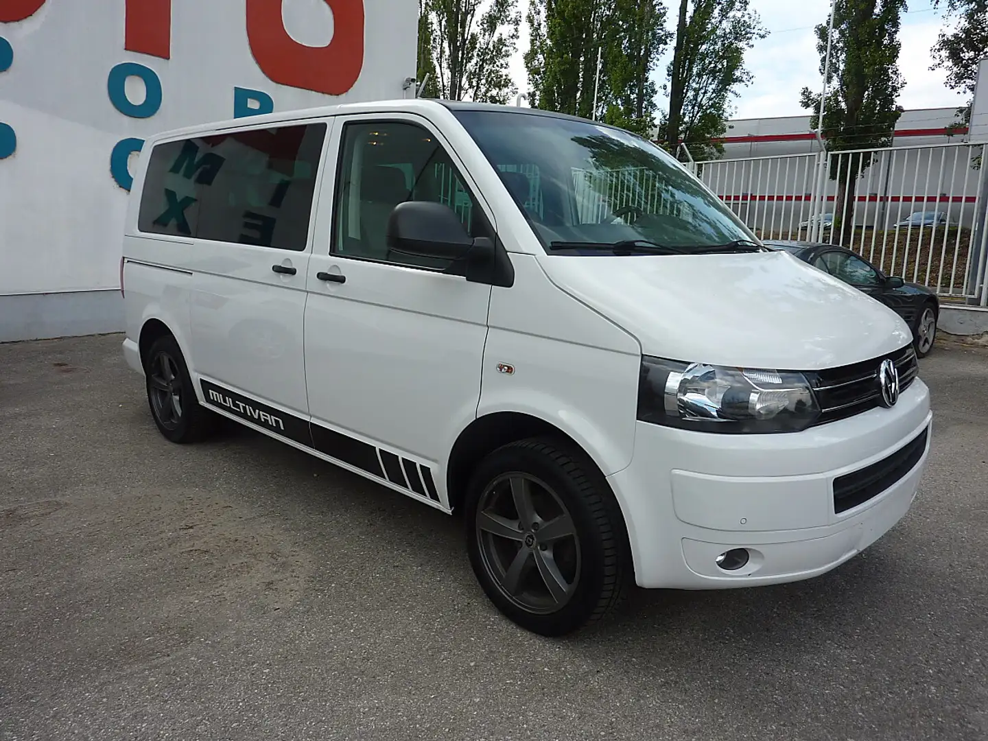 Volkswagen Sonstige Multivan Startline 2,0 BMTTDI D-PF Weiß - 1