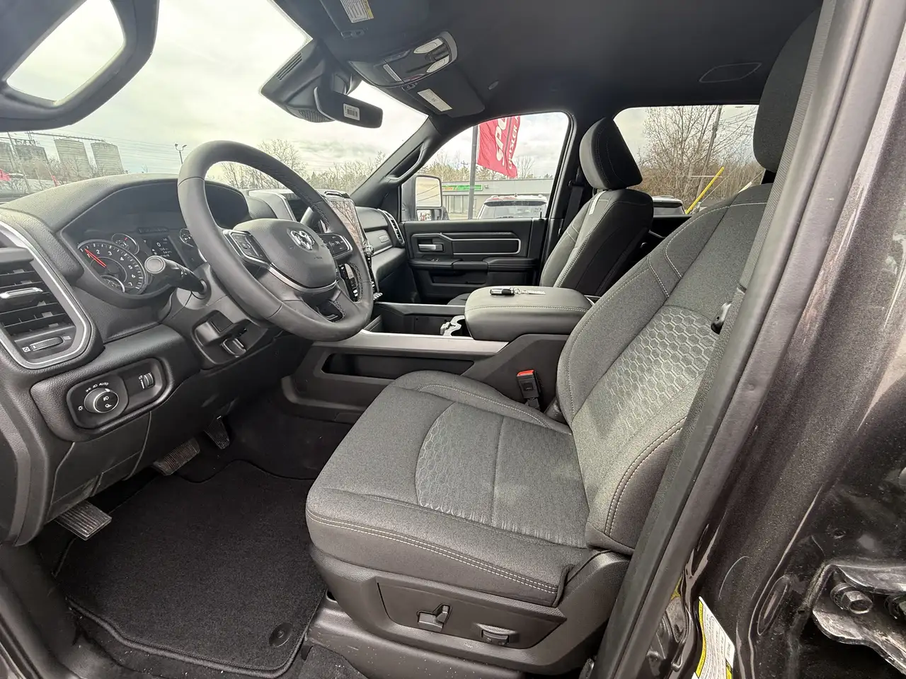 RAM 2500 снимка RAM 2500
