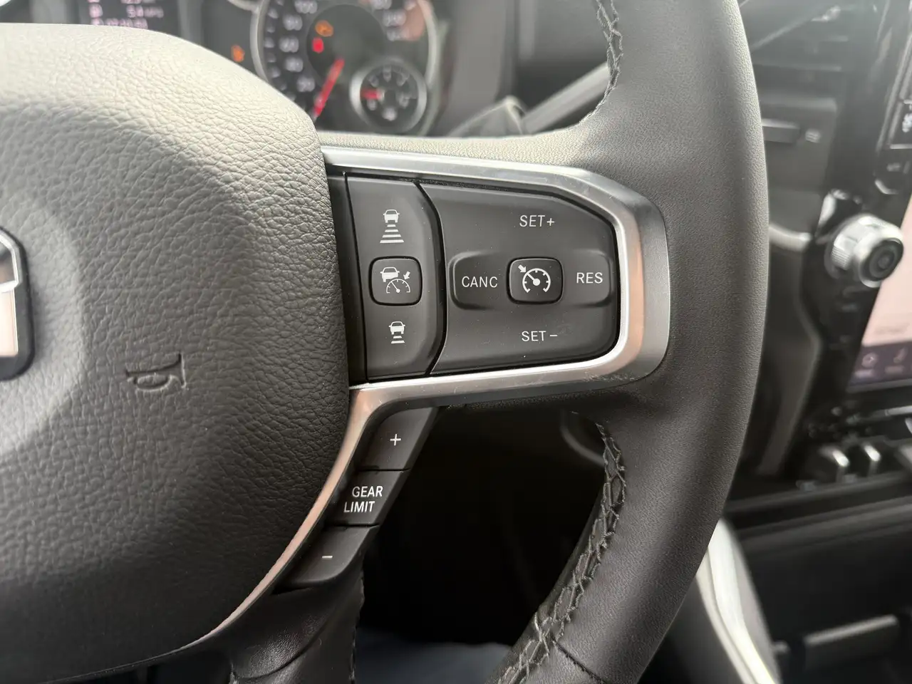 RAM 2500 снимка RAM 2500