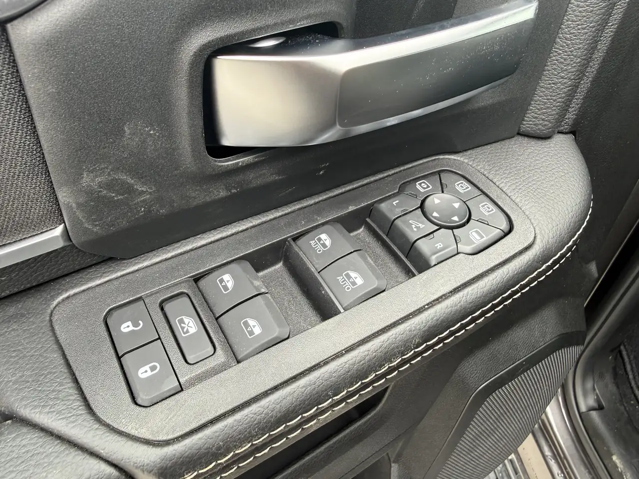 RAM 2500 снимка RAM 2500
