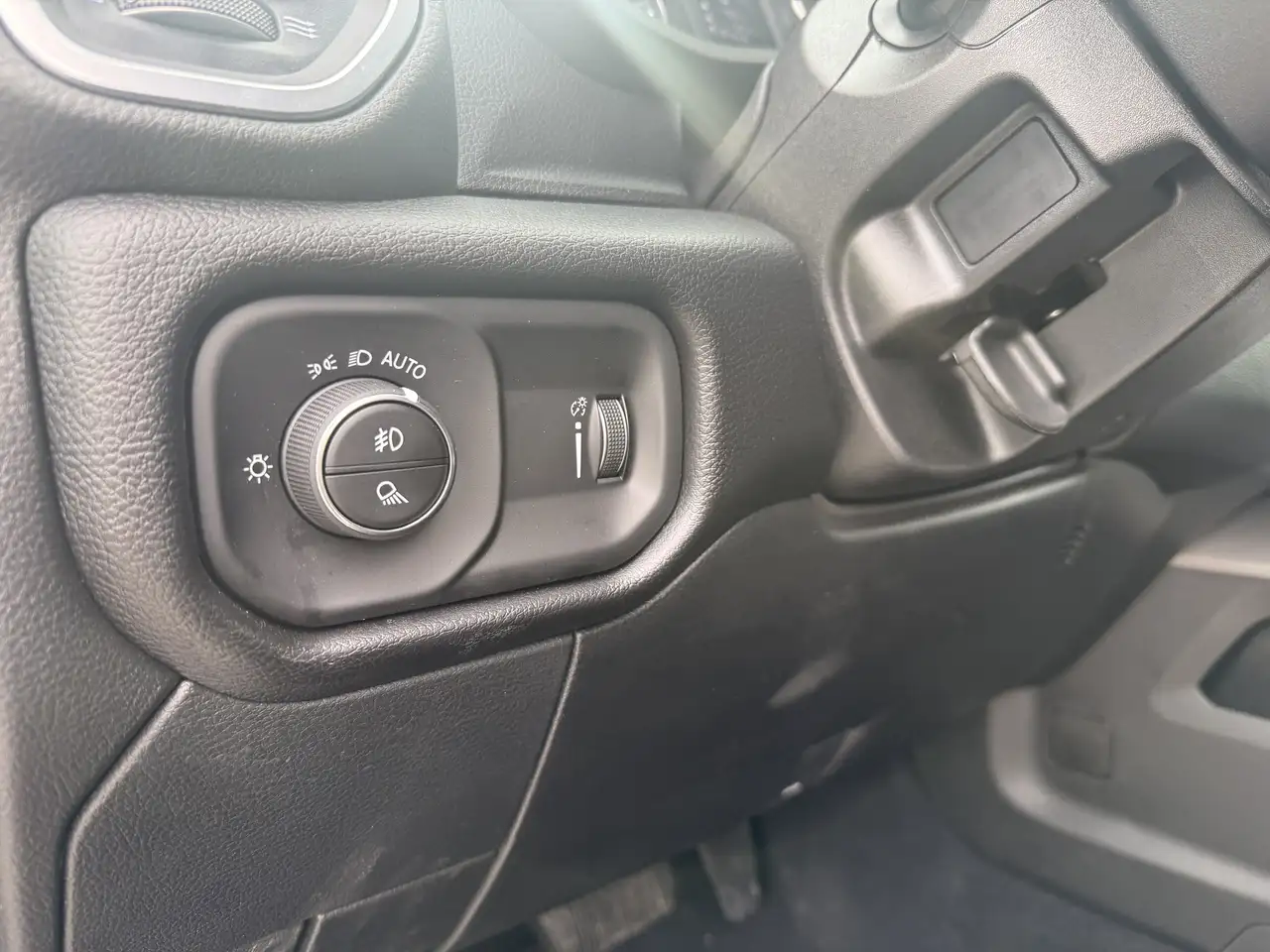 RAM 2500 снимка RAM 2500