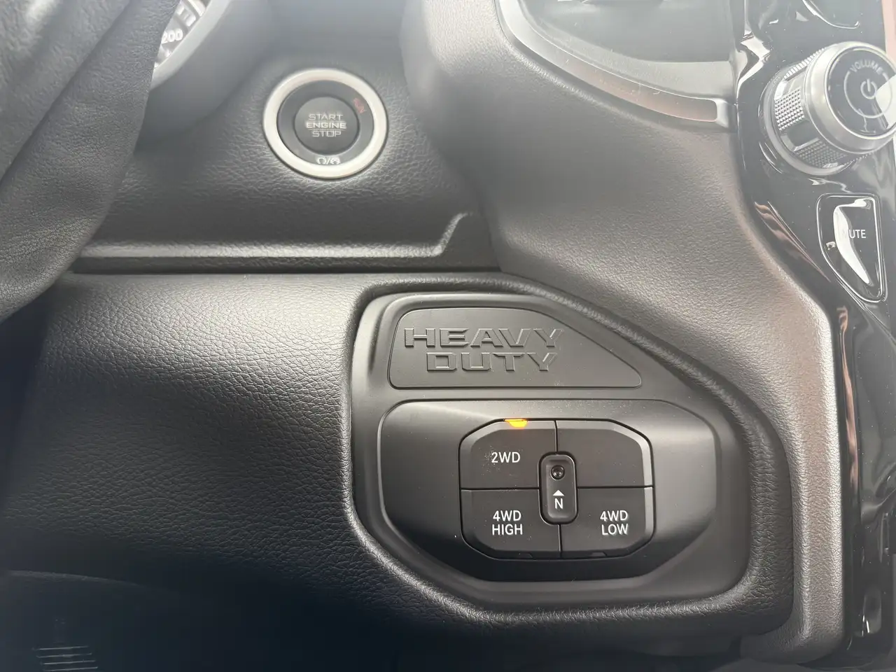 RAM 2500 снимка RAM 2500
