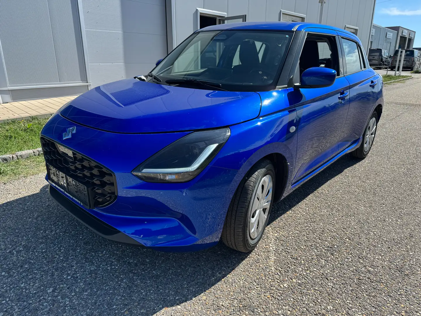 Suzuki Swift 1.2 Hybrid clear Blau - 1
