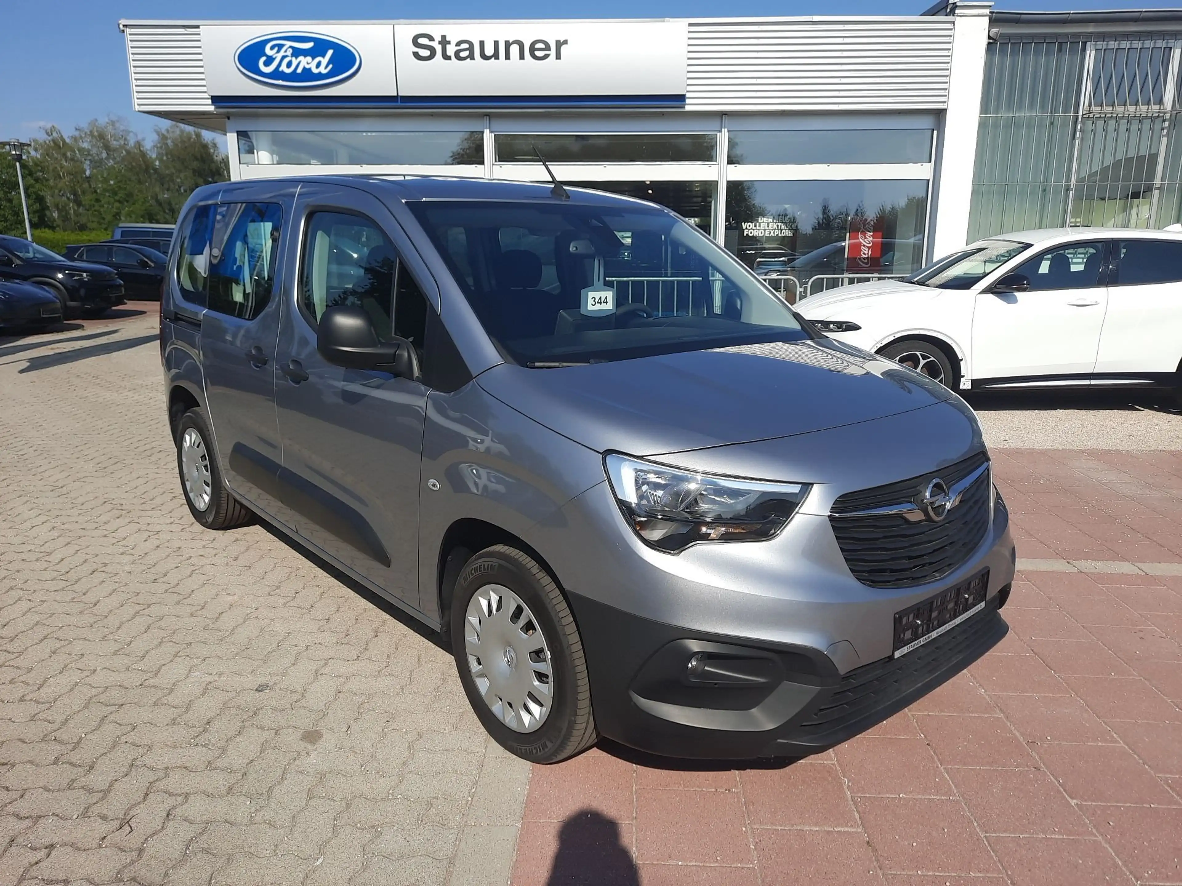 Opel Combo Life E 1.5 D Edition Navi Klima PDC — photo 4